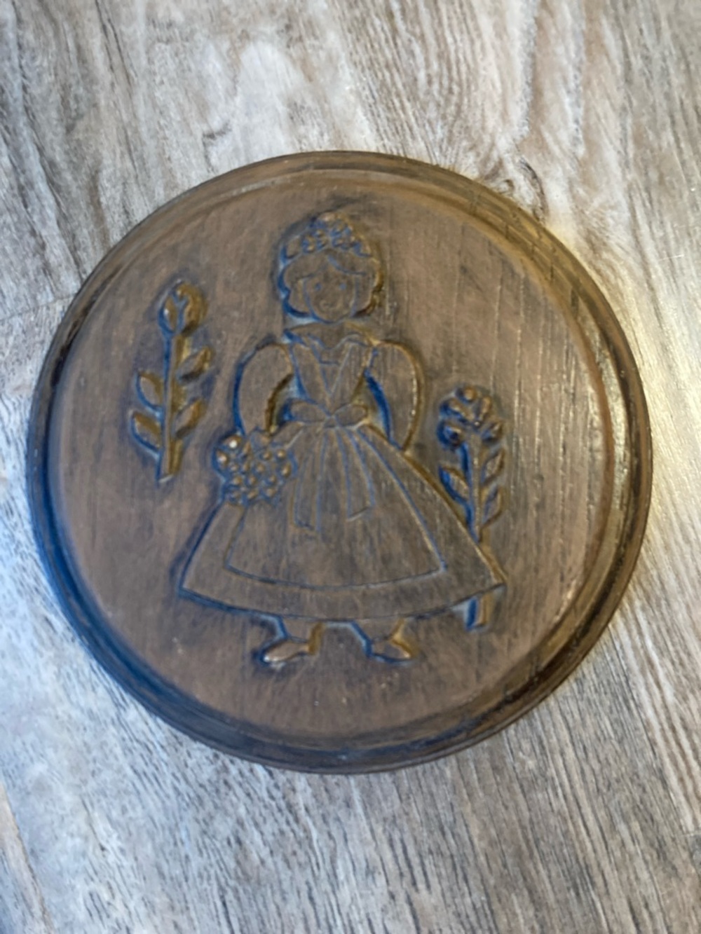 Vintage Faux Wood Key Keeper